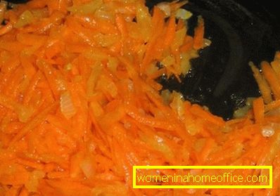 Finely chopped onion, grated carrots and pasta