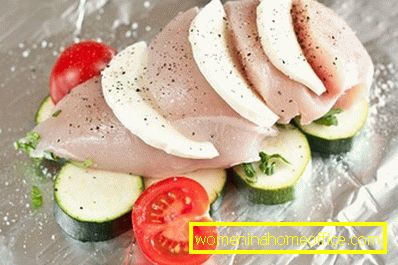 Delicious chicken breast with zucchini in the oven