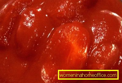 How to cook peeled tomatoes in tomato juice?