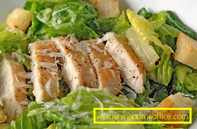 Caesar Salad with Peking Cabbage and Chicken