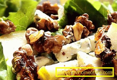 Salads with Pear, Cheese and Walnuts