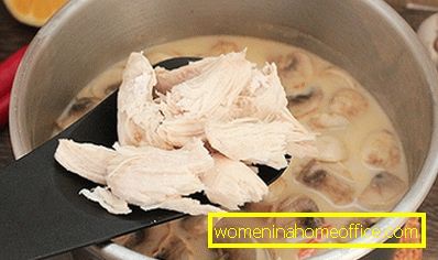 Tom Yam Soup: Cooking Chicken